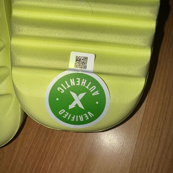 YEEZY Adidas Foam Slide Sandals in Neon Yellow Glow Green 2022 main image 6